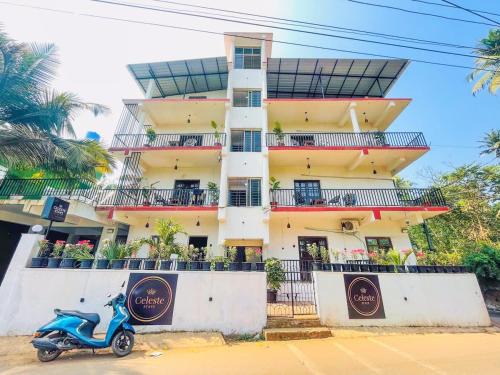 Gauravaddo House | 10 BR spacious luxury stay at Candolim with pool