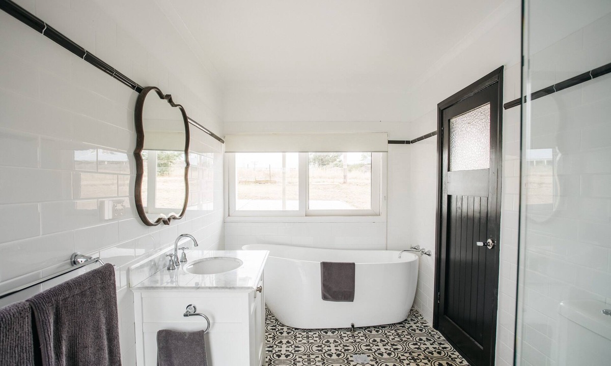 Parkesbourne House | 1830's Kippilaw-Renovated Shearers Quarters