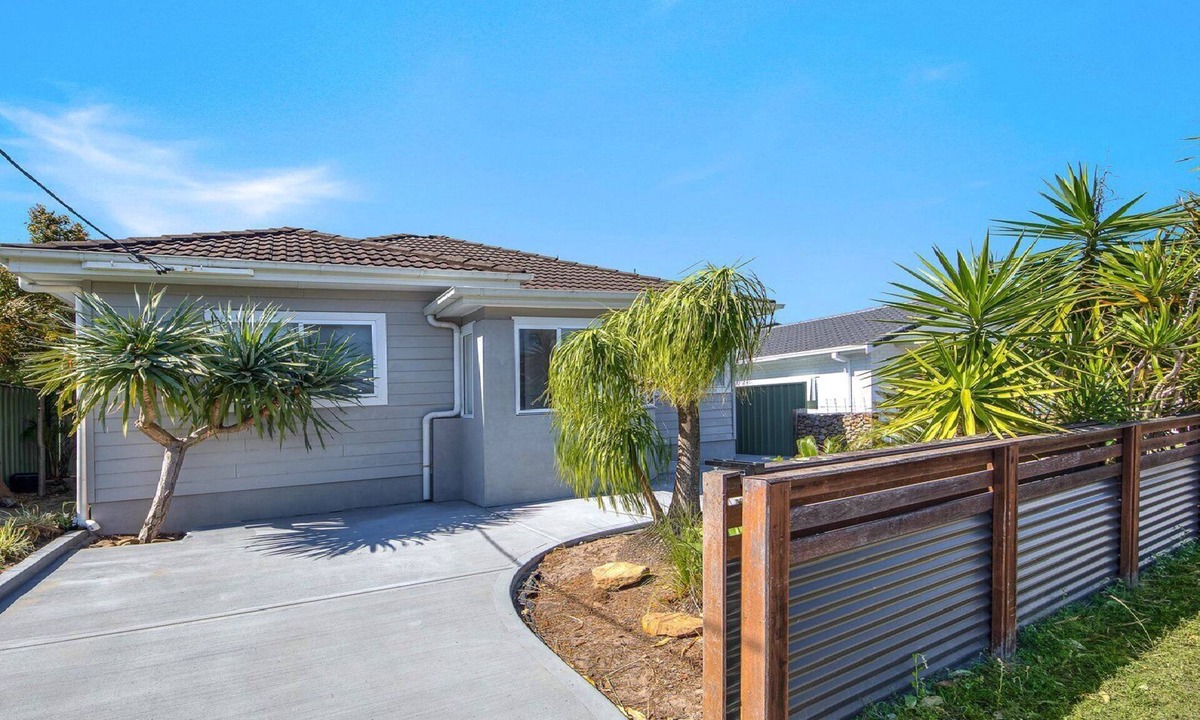 Ettalong Beach House | 198 Escape - 200m to waterfront