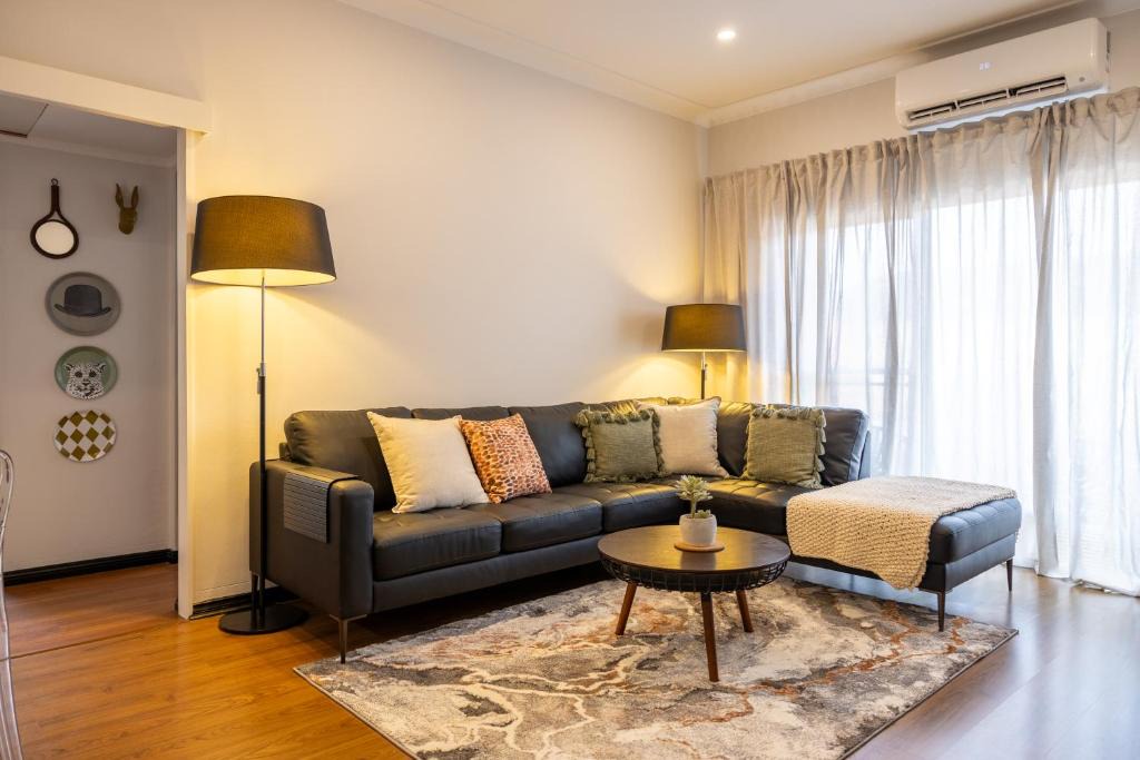 Ashfield Apartment | 2 bedroom Apartment in Ashfield, 200m to train station,Free Parking