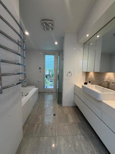 Annandale House | 3 Bedroom Annandale Retreat 10 Min to Sydney City