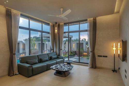 Devghar Villa | 4BHK with pool Deshco Villa Myst Dawn, Lonavala