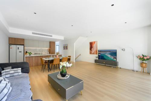 Box Hill House | 4BR Spacious Townhouse in Box Hill