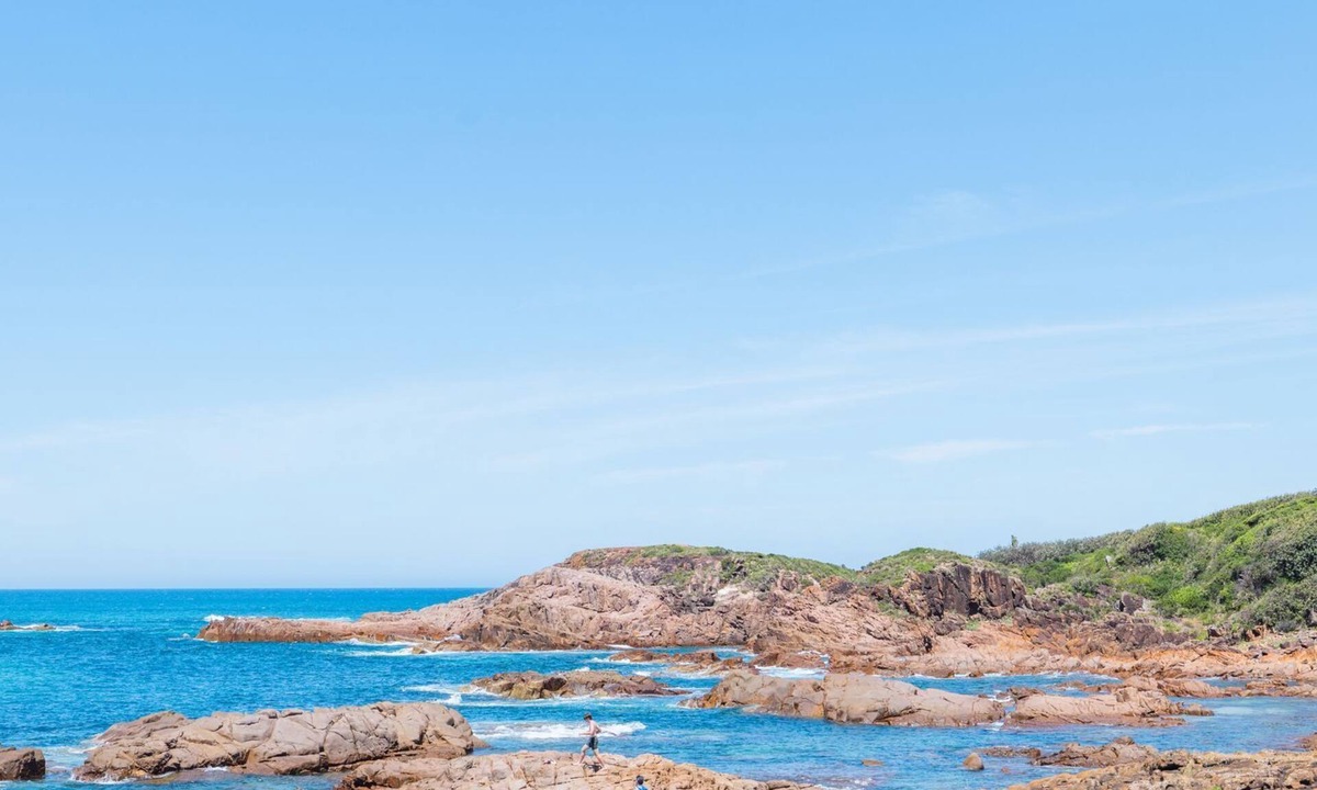Anna Bay House | 8 Ocean Avenue - Ocean Escape, Wi-Fi, views and Aircon