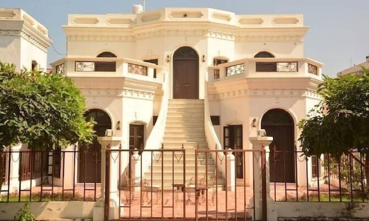 Kashipur Hotel | A Mansion