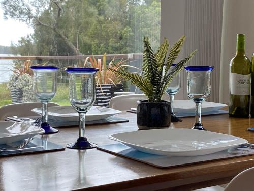 Halekulani House | Absolute lakefront house - enjoy the sunrise
