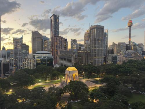 Darlinghurst Apartment | Accommodation Sydney City Centre - 2 Bedroom Pet Friendly Apartment with Hyde Park View