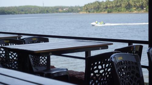 Kumta Hotel | Aghanashini River Retreats