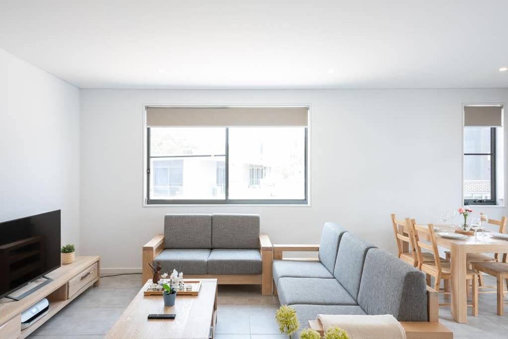 Epping Apartment | Aircabin｜Epping｜cheerful｜2 Beds Apt + free Parking