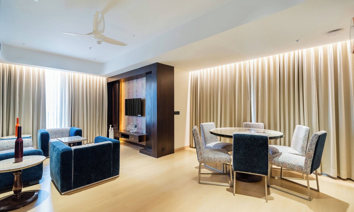 Ahmednagar Hotel | Akaya Elegance