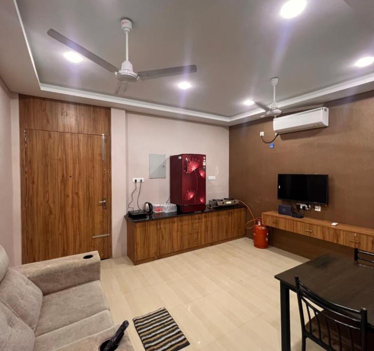 Alwarpet Apartment | Alma by MyCasa Elegant 2BHK Stay in TTK Road