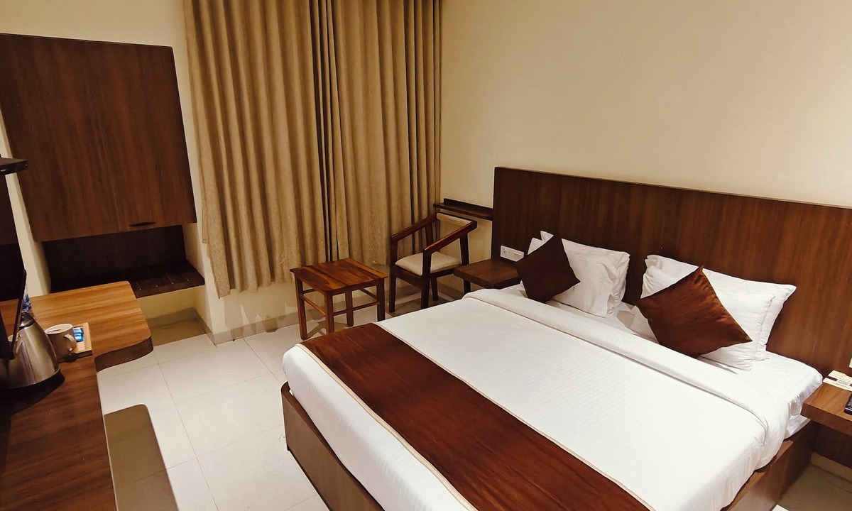 Krishnagiri Hotel | Alps Residency-A Bergamont Hotel