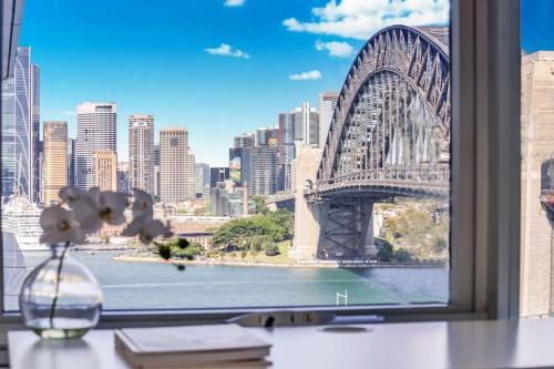 Kirribilli Apartment | Altus Harbour Bridge Apartments