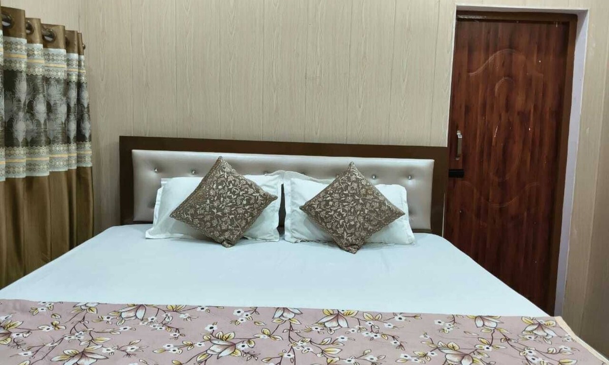 Ayodhya Bed & Breakfast | Amrit Niwas