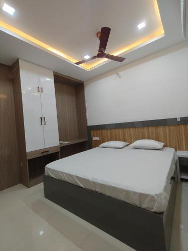 Ghatgan House | Anand palace lodge