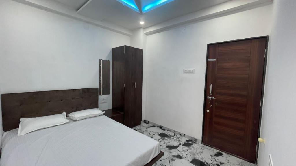 Akalkot Hotel | Anshuman Guest House