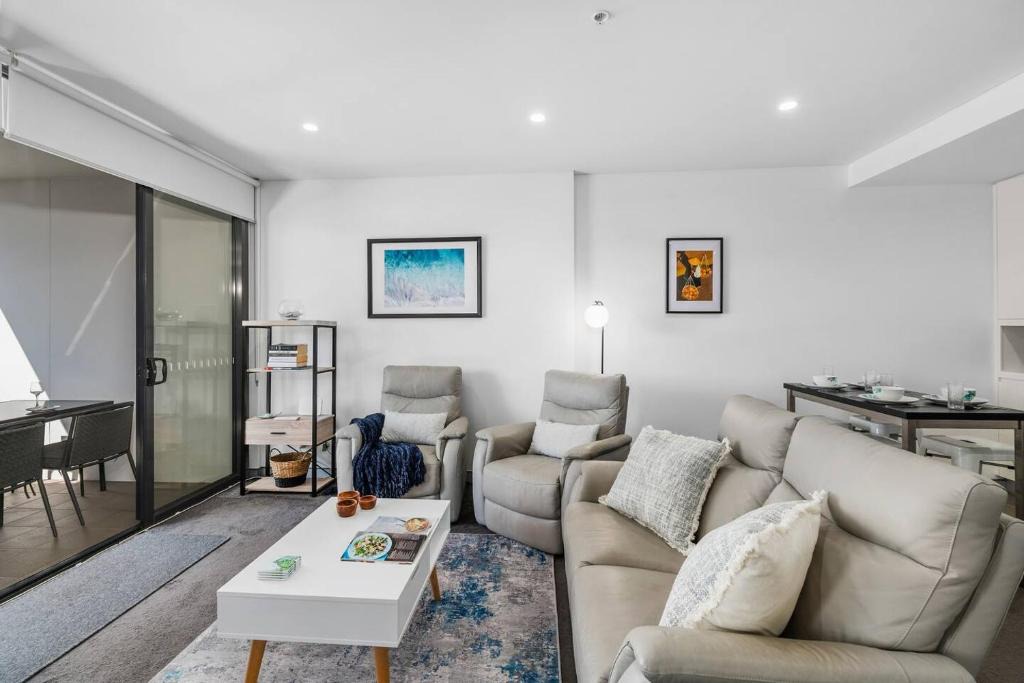 Wollongong Apartment | Arena Beach Escape - Smart Urban Stay near Stadium