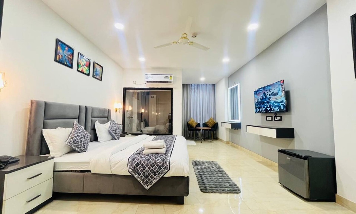 New Delhi Hotel | Aroma Hotel Sultanpur
