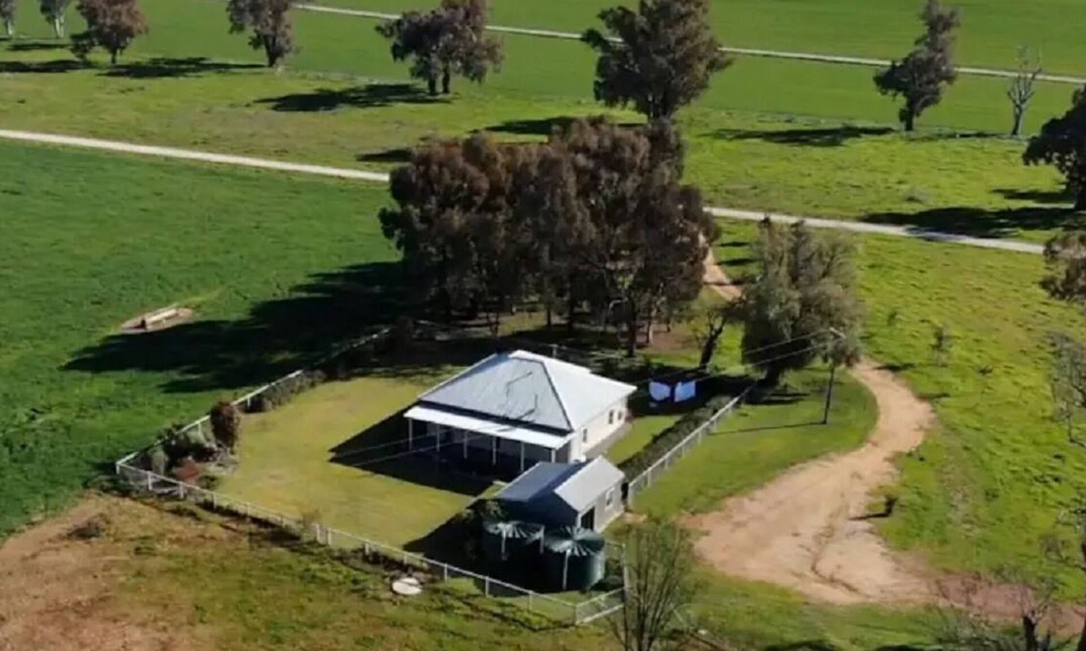 Cowra Other | Authentic Farm Cottage
