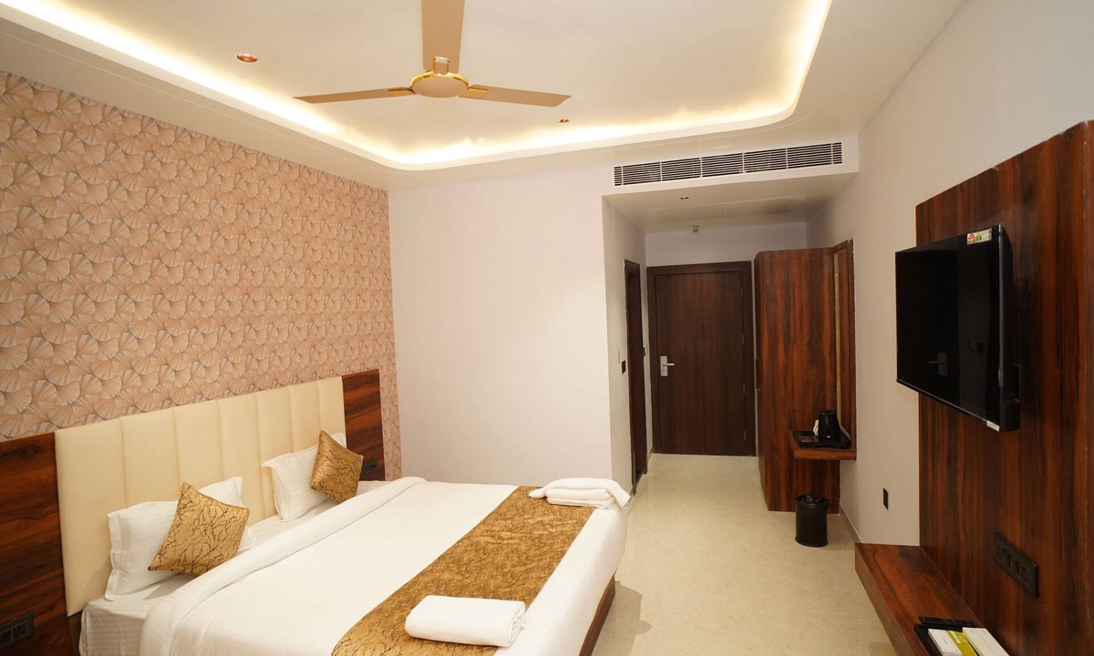 Tarabganj Hotel | Avdhesh Palace