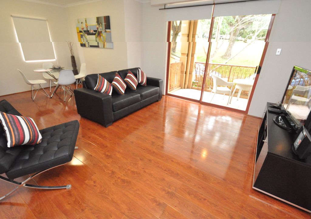 Balmain Apartment | Balmain 2 bedroom apartment with parking