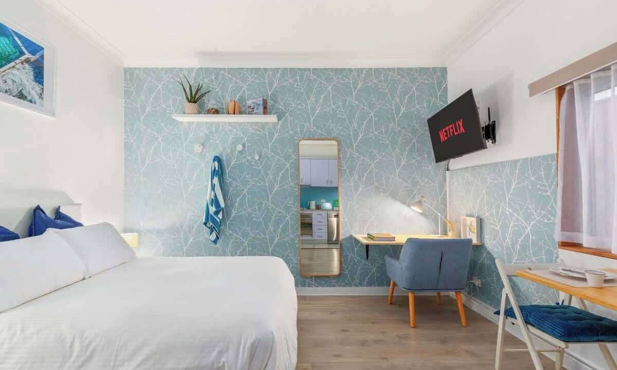 North Bondi Apartment | Beach front ocean breeze studio with aircon