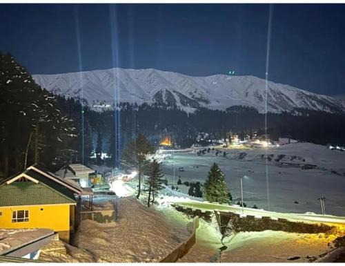 Srinagar House | Best Guest House Gulmarg Sahara