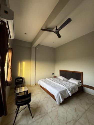 Menar Hotel | Bhagwati Hotel And Rooms