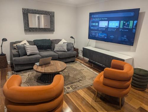 North Wollongong House | Birdsong Central, North Beach