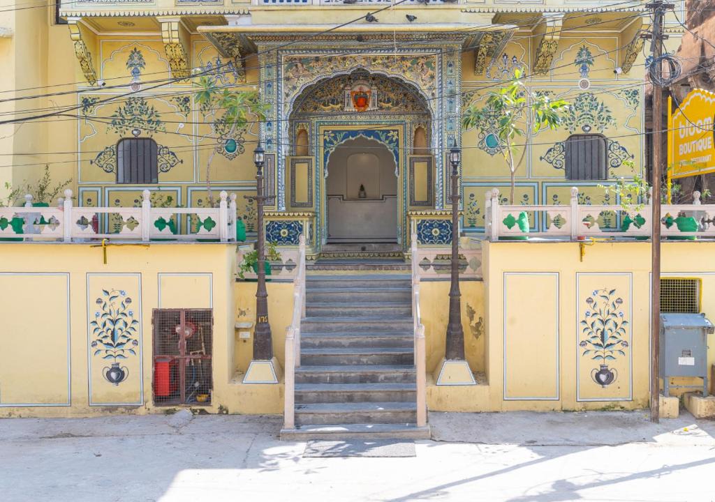 Pink City Hotel | Bloom Boutique l Chelon Haveli