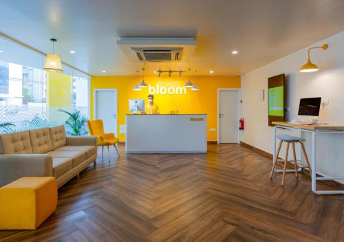 Madhapur Hotel | Bloom Hotel - HITEC City