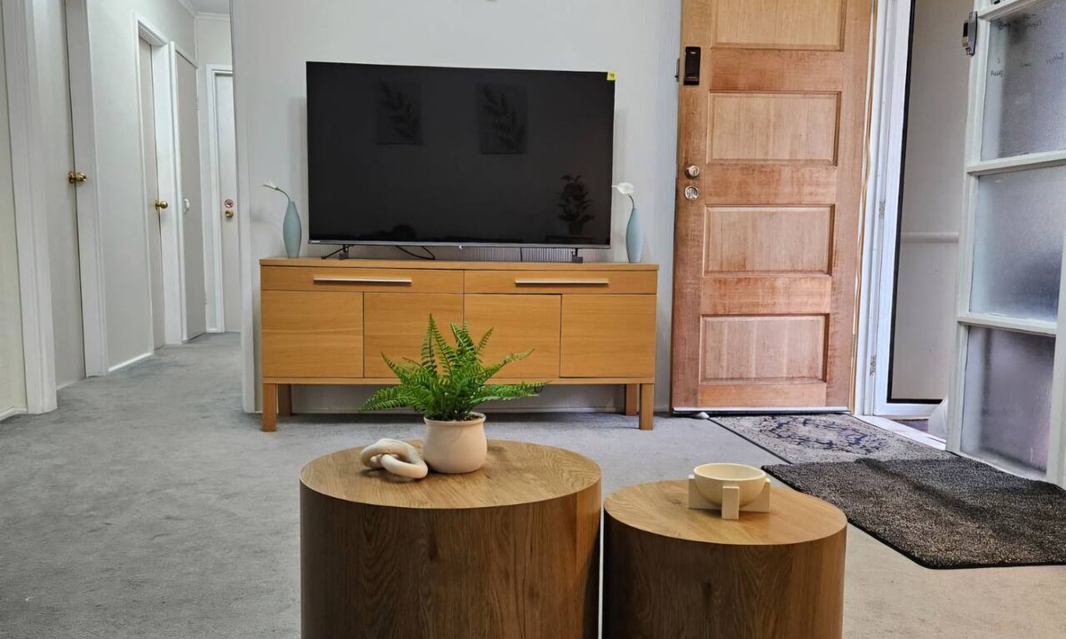 Ashcroft Hotel | Bluetongue Hideout