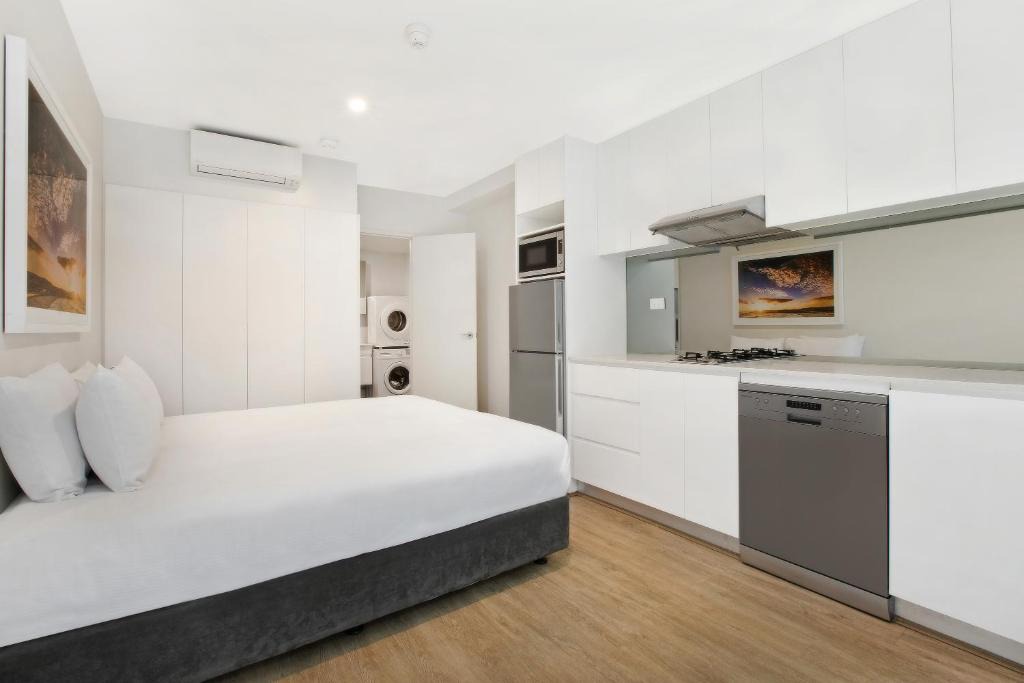 Bondi Hotel | Bondi Beach Studios Suite
