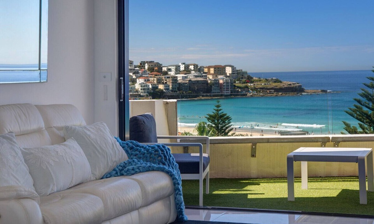 Bondi Beach Apartment | Bondi Beach Waves Beachfront Apartment