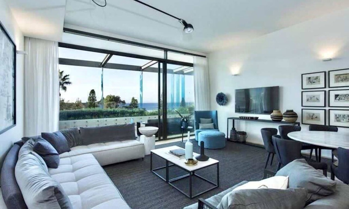 Bondi Beach Apartment | Bondi Luxury Apartment with Views and Parking