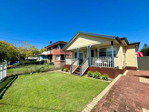 Patonga House | Book, Wine & Sinker - Home in Patonga Beach - Pet Friendly, 4 Bedrooms