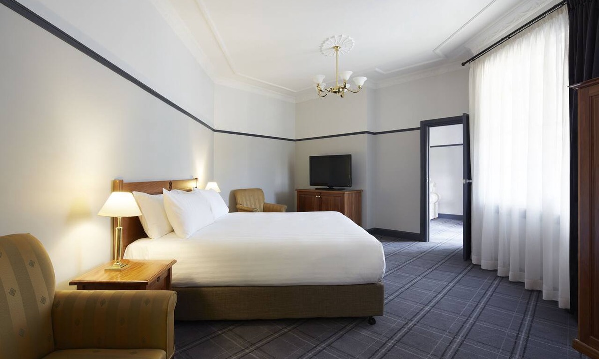 Barton Hotel | Brassey Hotel