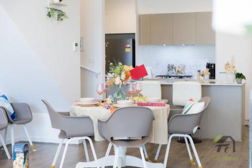 Throsby House | Breath of Nature Home with Pool & BBQ in Throsby