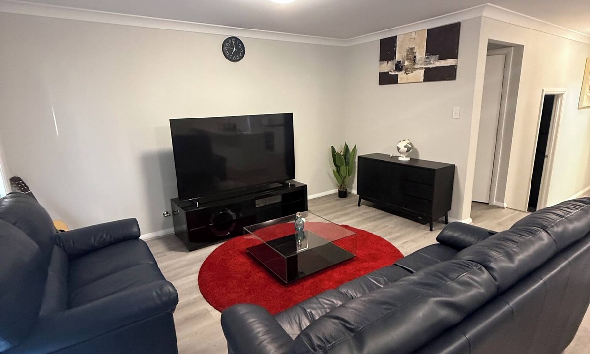 Cobbitty House | Bright family-friendly home with garden