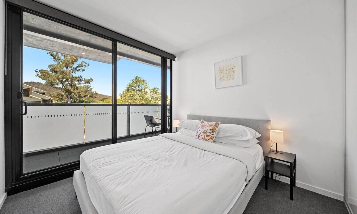 Reid Apartment | Bright Unit with Secure Parking and Garden Access