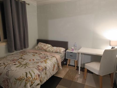 Greystanes House | Budget Queen Room - 49a4