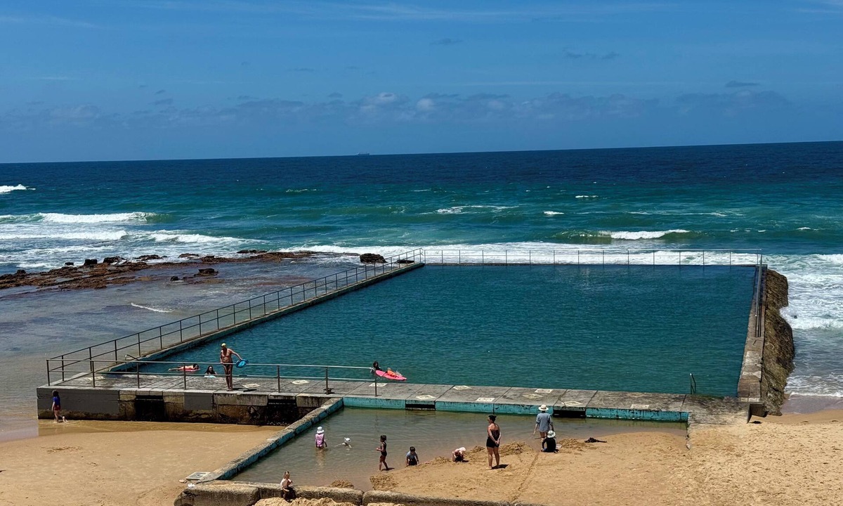 Bulli House | Bulli Beach, Sandon Point Coastal Cottage - 10 min walk to beach.