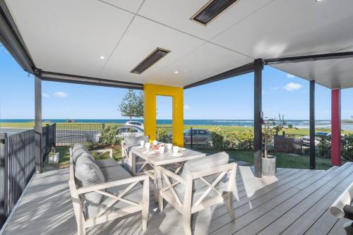 Bulli House | 'Bulli Escape' Bright Beachfront Stay & Scenic Views