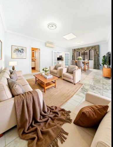 Burwood House | Burwood central home