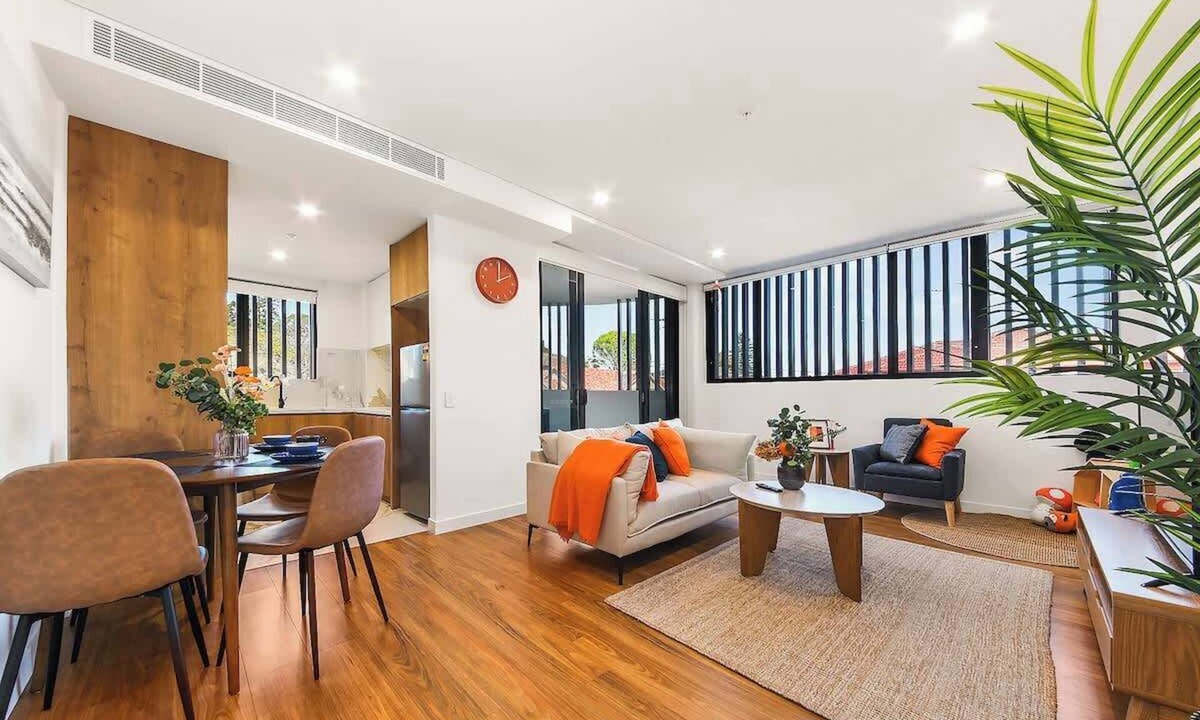 Burwood Apartment | Burwood Central Steps to Shops, Station & Dining