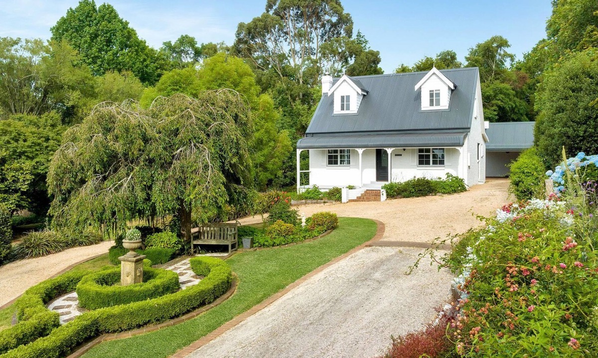 Burrawang House | Cherry Tree Cottage, Burrawang, Southern Highlands