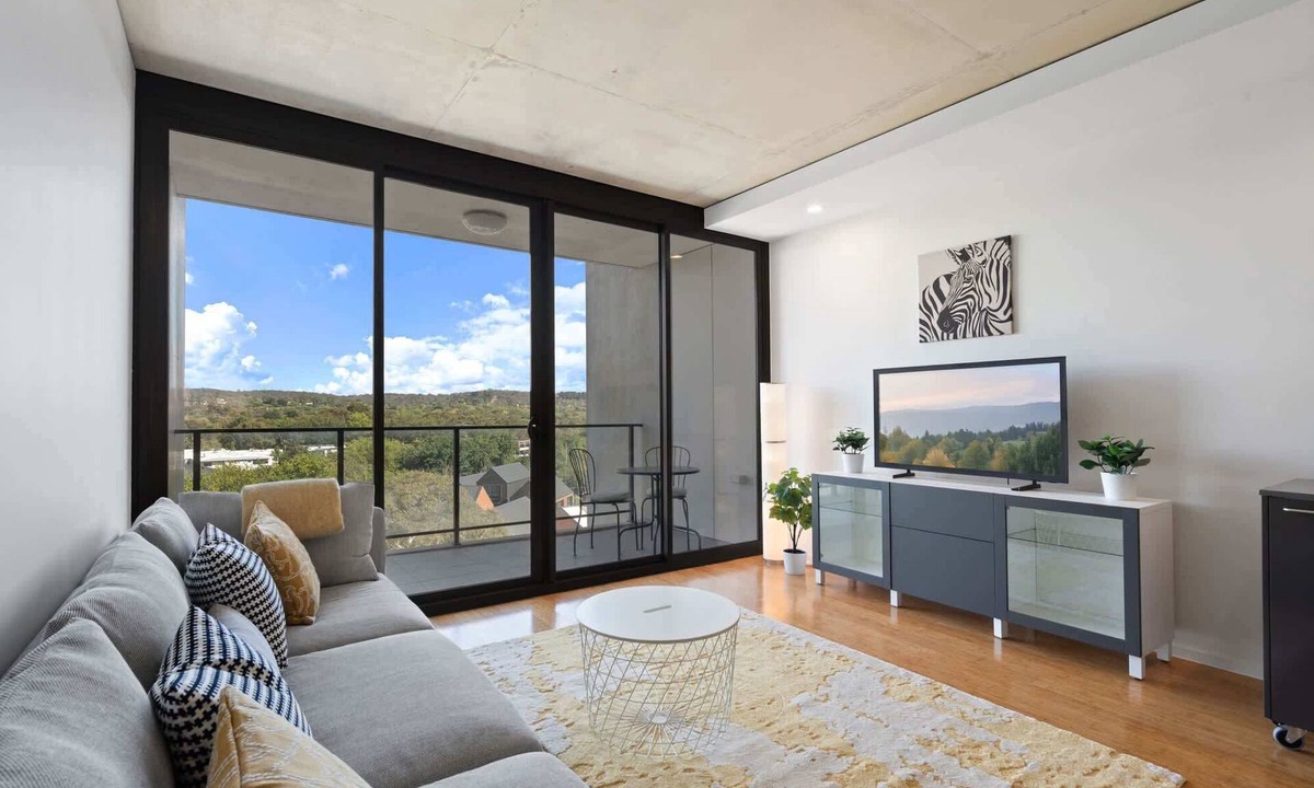 Lyneham Apartment | Chic 1-Bed Apartment Near Canberra’s Bustling CBD