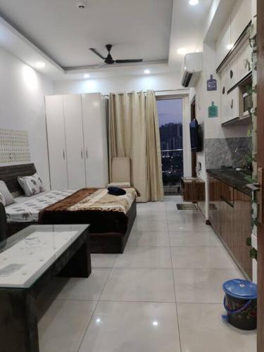Noida Apartment | Chic Apartment#Couple Goal#High Rise#Balcony#condo