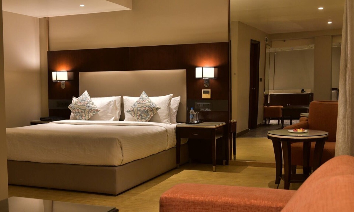 Gandhi Nagar Hotel | Citadel Sarovar Portico Bengaluru