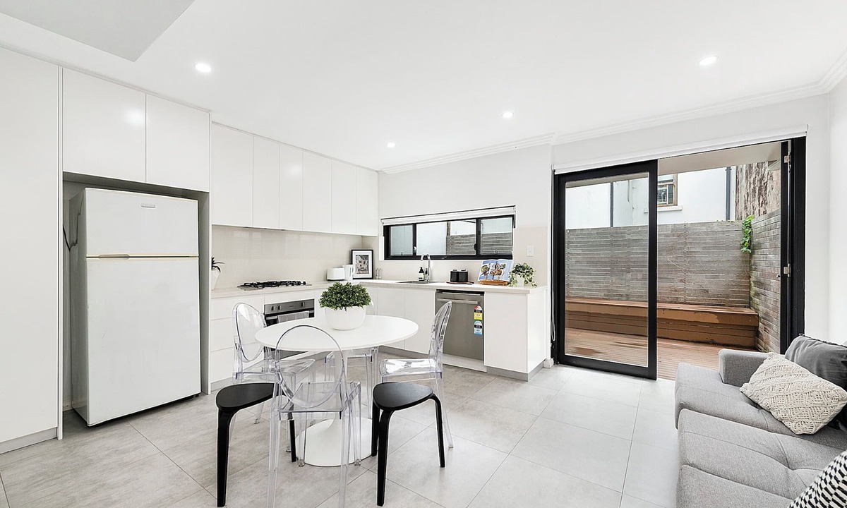 Darlington House | City Fringe Stay | Walk to Newtown & Sydney Uni